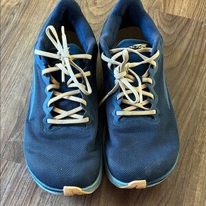 Altra Rivera 3 women’s running shoes. Size 8.5. Lightly used.